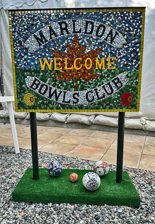 Picture of Mosaic sign with base.