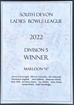 Picture of president presenting a cheque